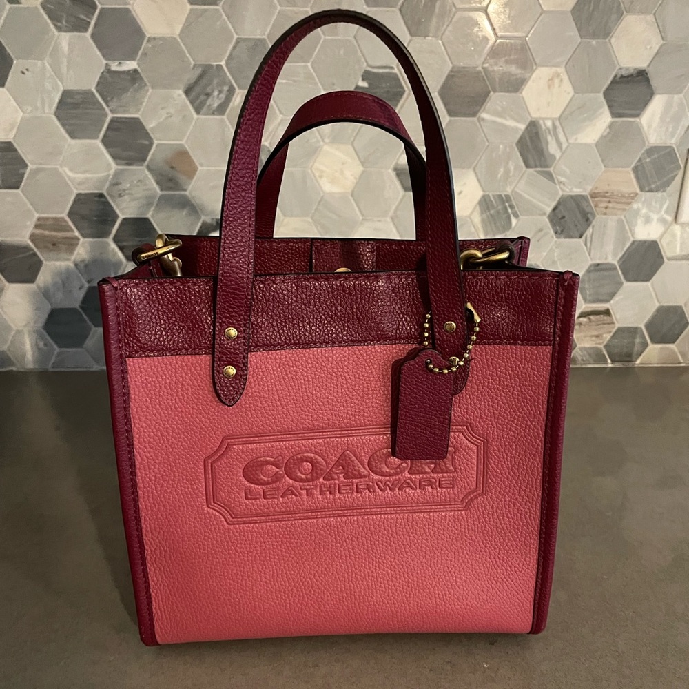 Coach field tote 22